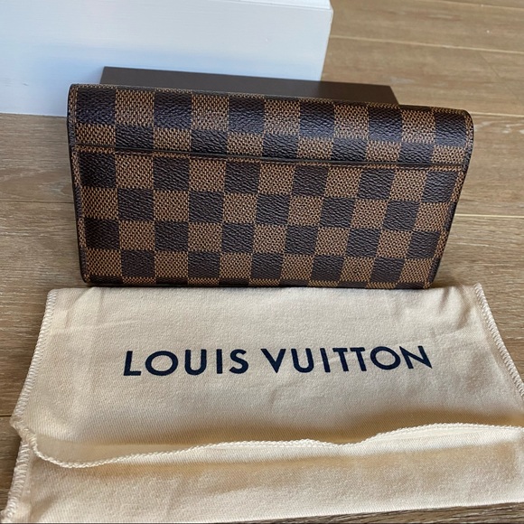 Louis Vuitton Sarah Wallet - Picture 2 of 8